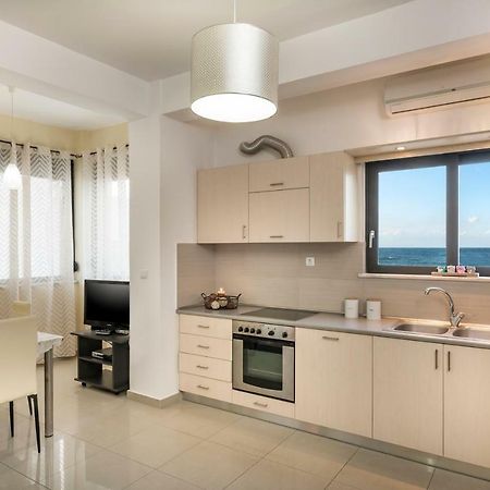 Athina'S Flat On The Sea Apartment Agia Marina  Ngoại thất bức ảnh