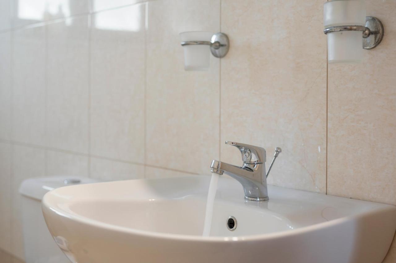 Athina'S Flat On The Sea Apartment Agia Marina  Ngoại thất bức ảnh