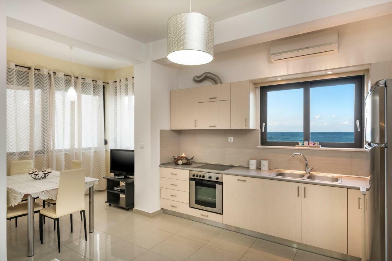 Athina'S Flat On The Sea Apartment Agia Marina  Ngoại thất bức ảnh